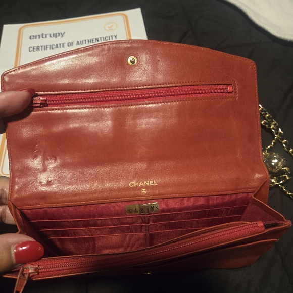 Last Call Chanel "Valentine Special" Vintage CC Dark Red Caviar Lambskin Leather - Picture 11 of 13